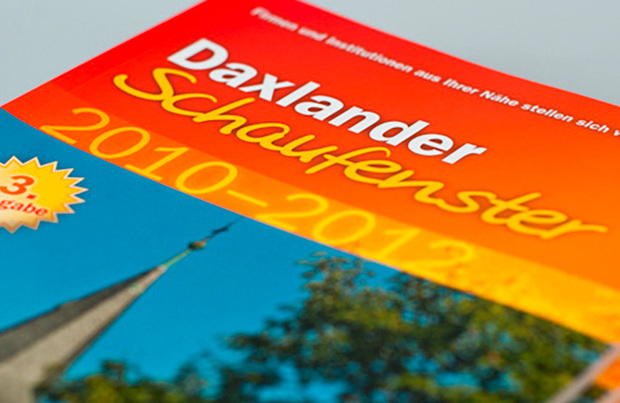 Farbig. Ansprechend. Informativ. So präsentiert sich das Daxlander Schaufenster 2010–2012