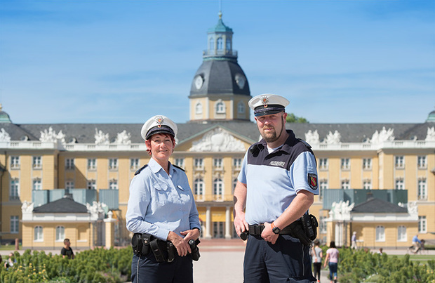 Informationsbroschüre und Messestand für den KOD Karlsruhe